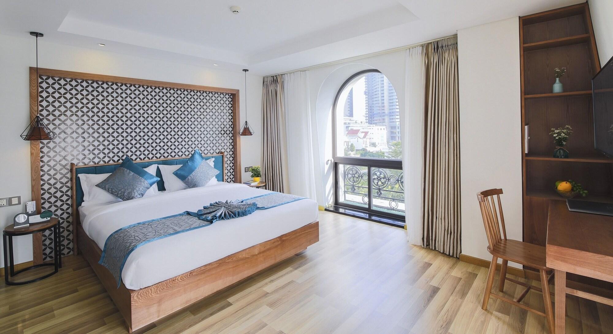 Capital O 781 Brilliant Majestic Hotel Дананг Екстериор снимка
