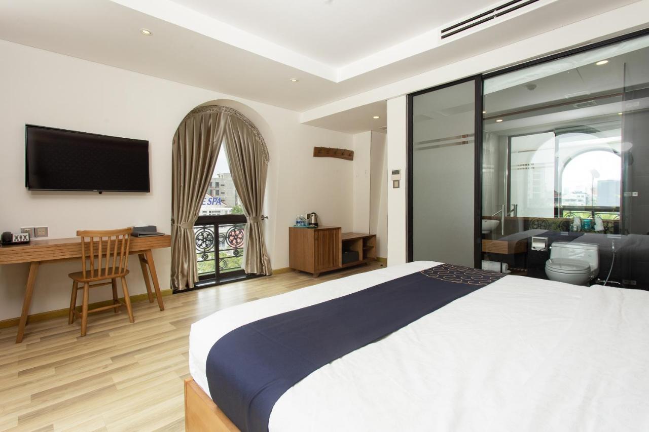 Capital O 781 Brilliant Majestic Hotel Дананг Екстериор снимка