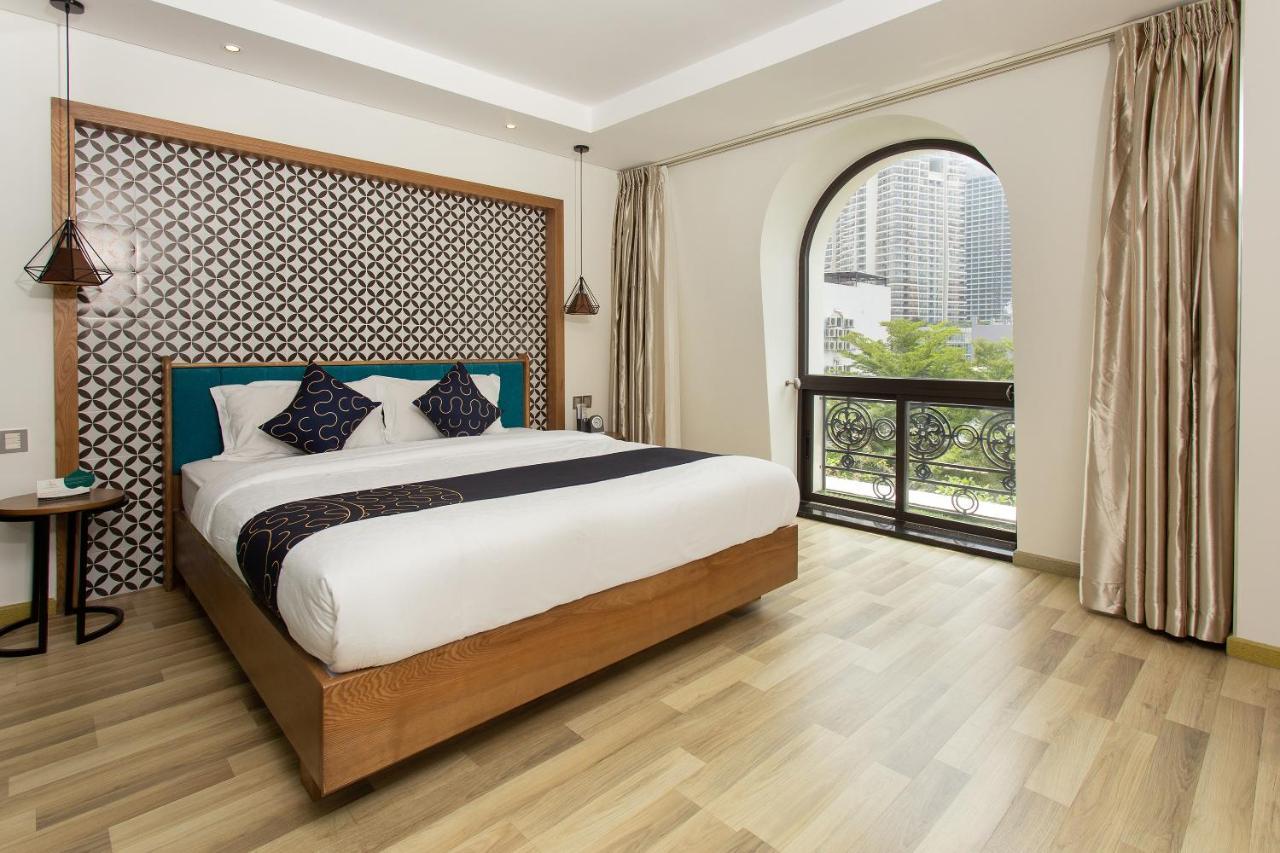 Capital O 781 Brilliant Majestic Hotel Дананг Екстериор снимка