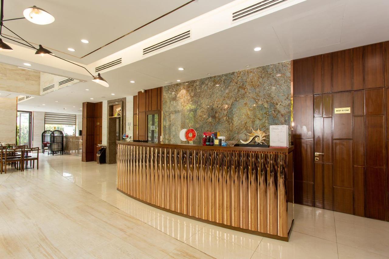 Capital O 781 Brilliant Majestic Hotel Дананг Екстериор снимка